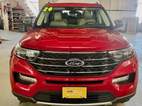 Certified 2024 Ford Explorer XLT w/ Equipment Group 202A AWD/4WD image 2