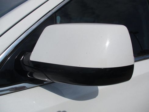 Used 2015 GMC Yukon SLT w/ Open Road Package image 11