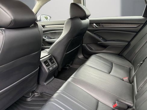 Used 2022 Honda Accord Touring image 14