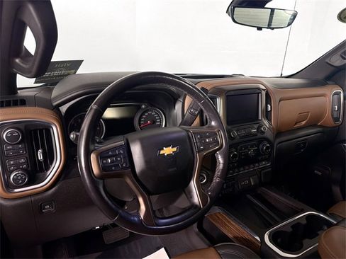 Used 2021 Chevrolet Silverado 1500 High Country w/ Technology Package image 9