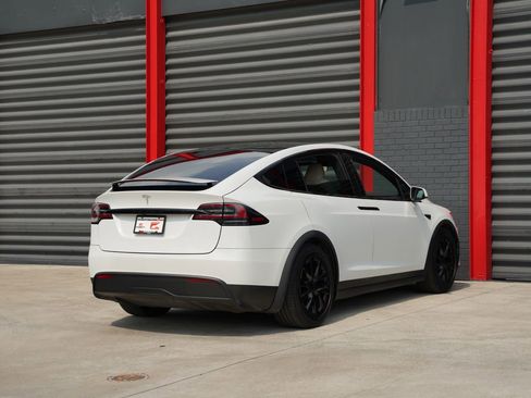Used 2022 Tesla Model X AWD/4WD image 9