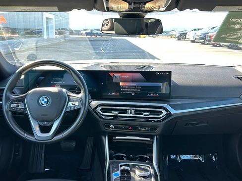 Used 2023 BMW i4 eDrive35 w/ Premium Package RWD image 34