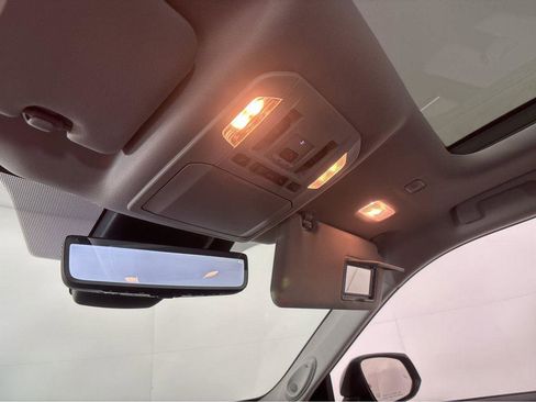 Used 2025 Toyota Highlander Platinum image 37