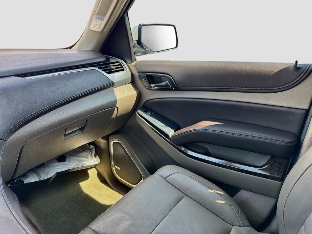 Used 2018 Chevrolet Suburban LT RWD image 26