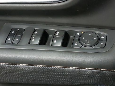 Used 2023 GMC Yukon XL AT4 AWD/4WD image 31