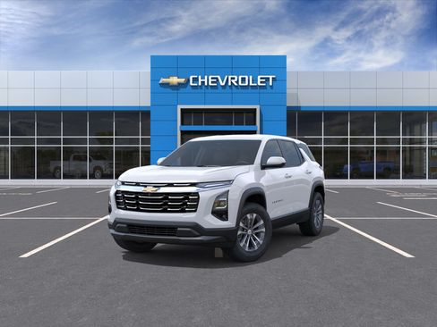 New 2026 Chevrolet Equinox LT w/ Convenience Package II FWD image 8