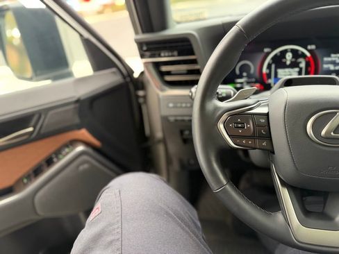 Used 2025 Lexus GX 550 w/ Cold Area Package AWD/4WD image 6