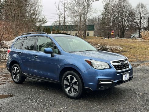 Used 2018 Subaru Forester 2.5i Premium w/ All-Weather Package image 3