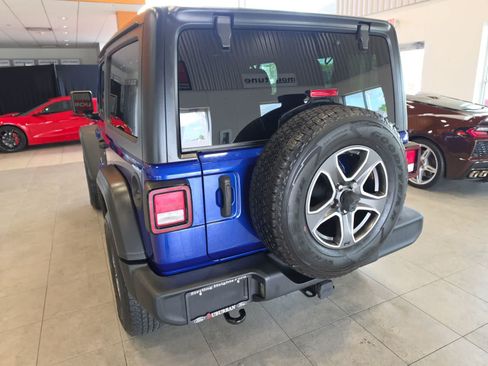 Used 2020 Jeep Wrangler Sport AWD/4WD image 10