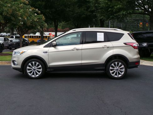 Used 2017 Ford Escape Titanium FWD image 5