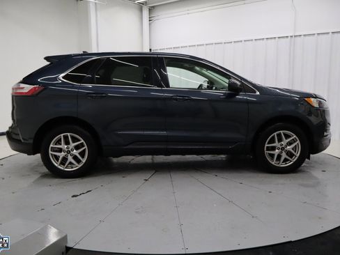 Used 2023 Ford Edge SEL image 2