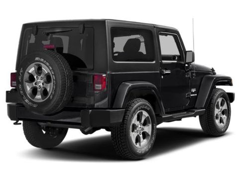 Used 2017 Jeep Wrangler Sahara w/ Connectivity Group AWD/4WD image 5