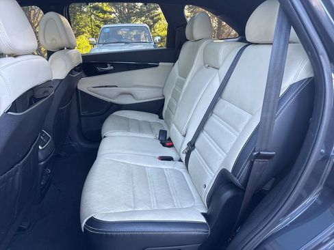 Used 2016 Kia Sorento SX w/ SXL Technology Package image 6