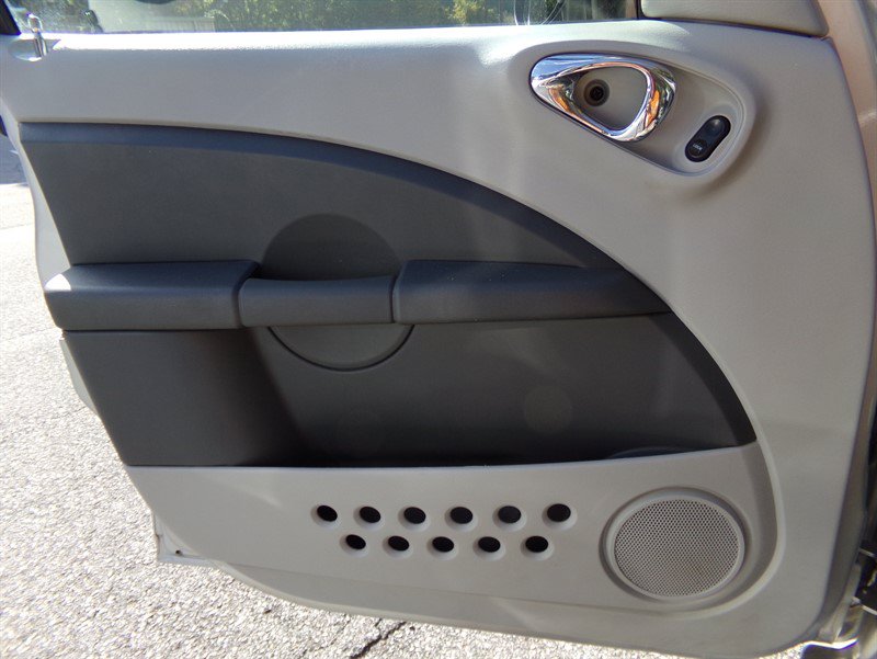 Used 2008 Chrysler PT Cruiser Touring FWD image 42