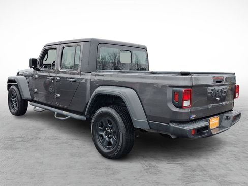 Used 2022 Jeep Gladiator Sport image 3