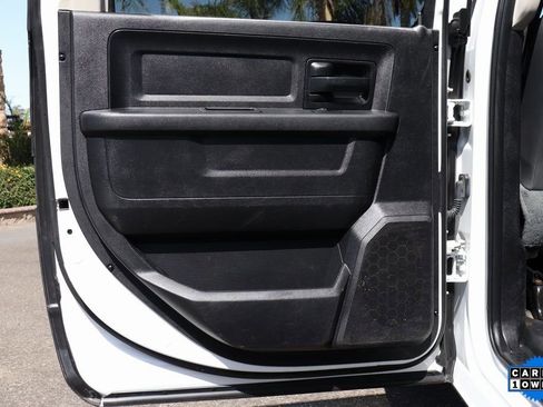 Used 2016 RAM 5500 Tradesman w/ Chrome Appearance Group RWD image 29