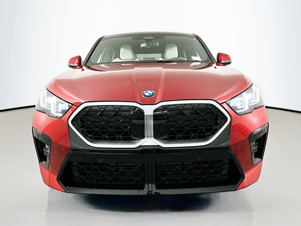Used 2026 BMW X2 xDrive28i w/ Technology Package AWD/4WD image 2