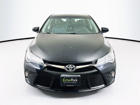 Used 2015 Toyota Camry SE FWD image 2