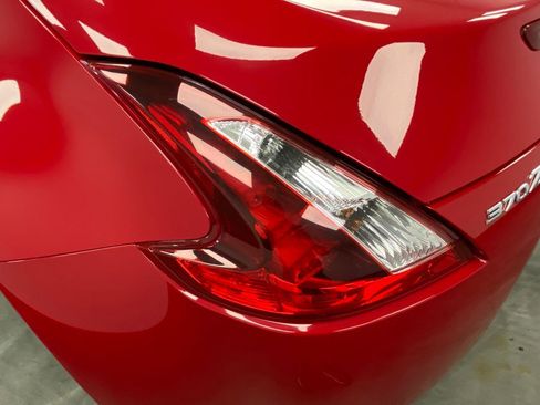 Used 2020 Nissan 370Z Coupe RWD image 13