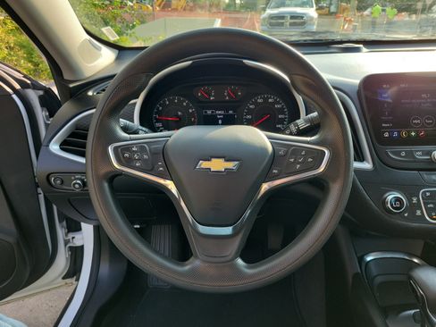 Used 2024 Chevrolet Malibu LT FWD image 21