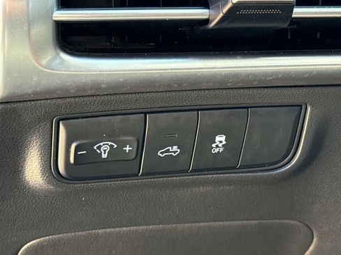 Certified 2025 Hyundai Santa Cruz SE FWD image 21