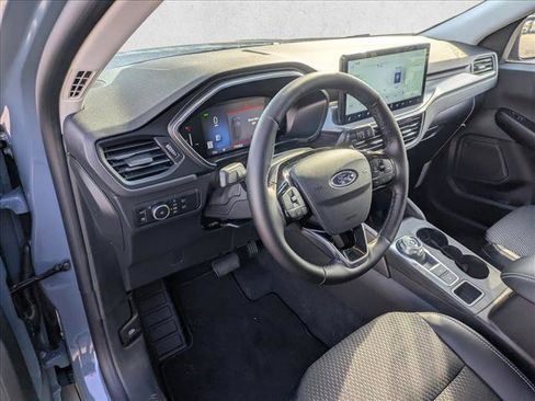 New 2026 Ford Escape SE image 2