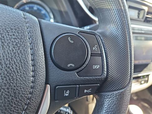 Used 2017 Toyota Corolla LE image 23