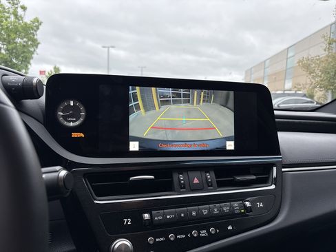 Used 2023 Lexus ES 250 w/ Premium Package image 25