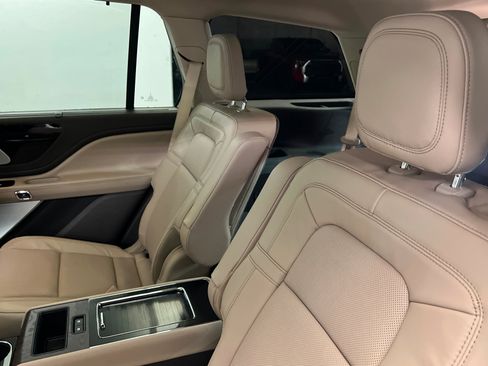Used 2023 Lincoln Aviator Reserve w/ Equipment Group 201A AWD/4WD image 21