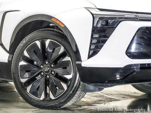 Used 2024 Chevrolet Blazer EV RS image 3