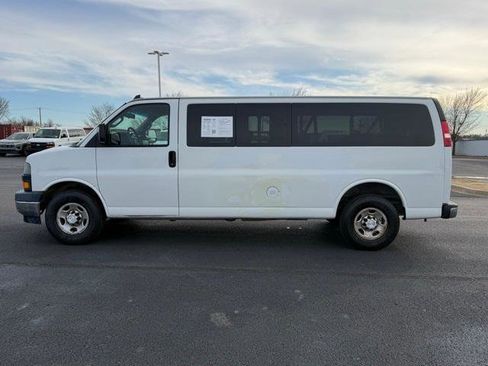 Used 2018 Chevrolet Express 3500 LT w/ LT Preferred Equipment Group image 4