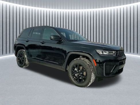 New 2026 Jeep Grand Cherokee Altitude image 2