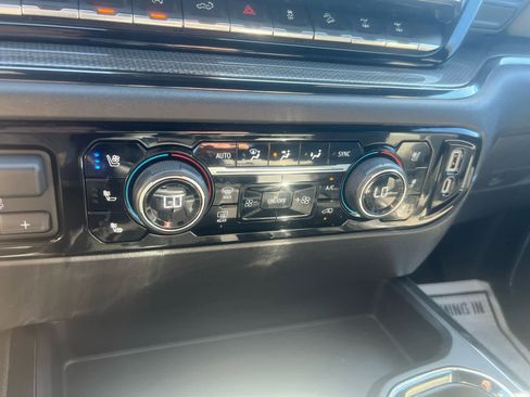 Used 2023 Chevrolet Silverado 1500 ZR2 w/ Technology Package image 36