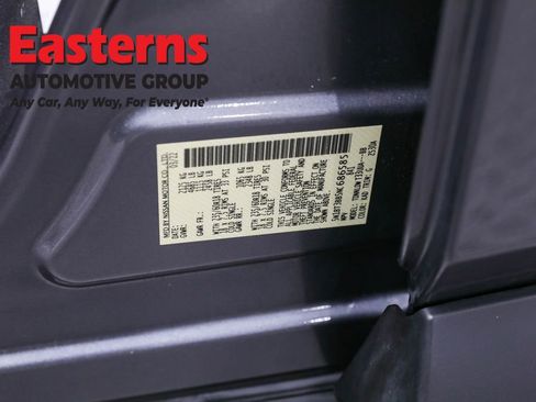 Used 2022 Nissan Rogue SV image 36