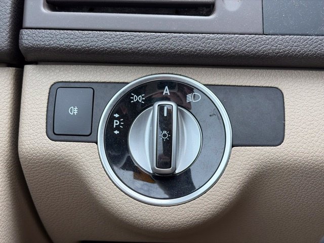 Used 2011 Mercedes-Benz C 300 Sedan image 30