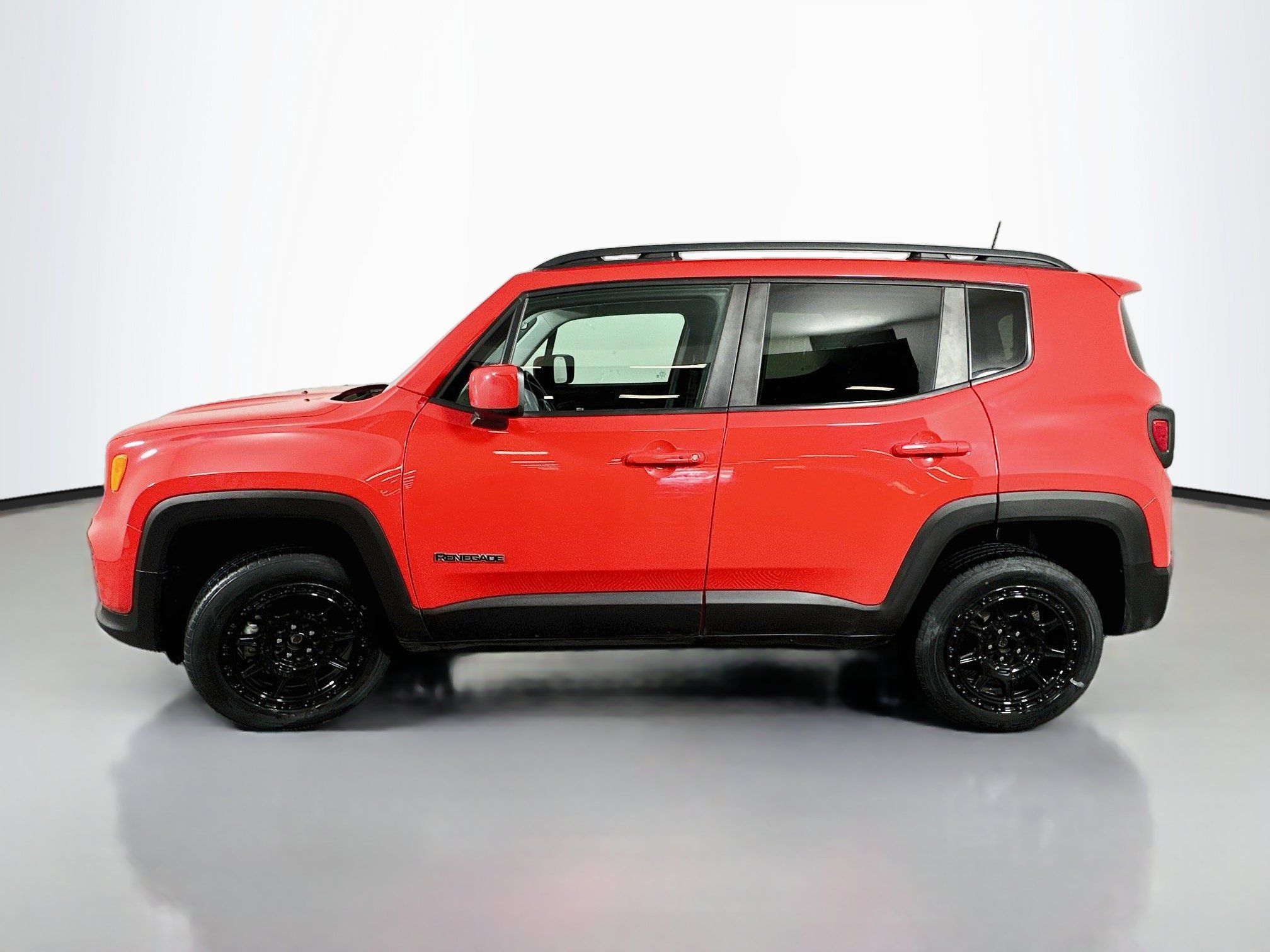 Used 2020 Jeep Renegade Latitude w/ Cold Weather Group AWD/4WD image 4