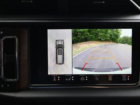 Used 2023 GMC Yukon Denali Ultimate AWD/4WD image 14