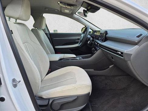 Used 2025 Hyundai Sonata SEL FWD image 19