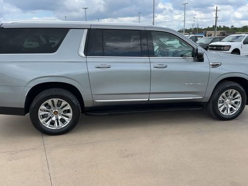 Certified 2025 GMC Yukon XL Denali image 8