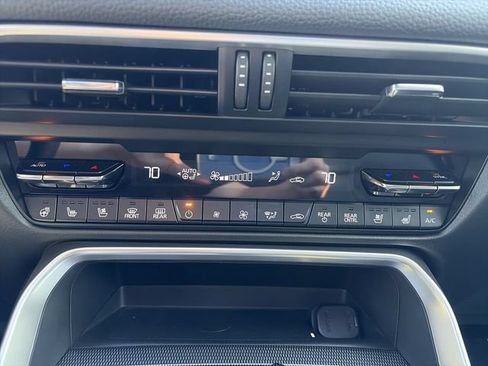 Used 2026 MAZDA CX-90 3.3 Turbo w/ Preferred Package AWD/4WD image 19