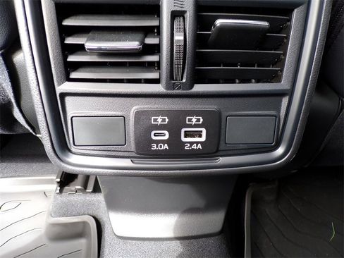 Used 2025 Subaru Forester Premium image 16