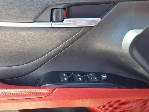 Used 2018 Toyota Camry XSE FWD image 15