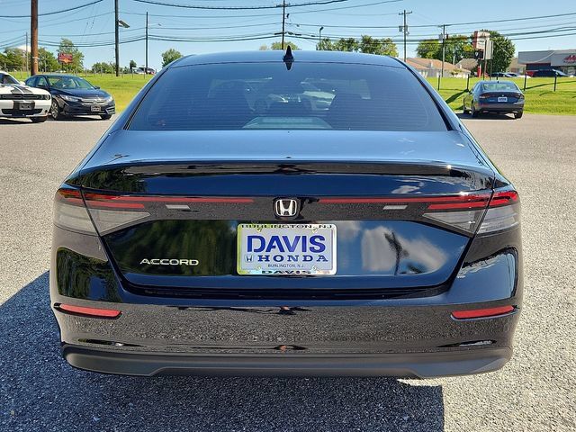 Certified 2025 Honda Accord SE image 5