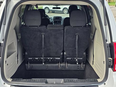 Used 2016 Dodge Grand Caravan SE w/ Quick Order Package 29E SE FWD image 14