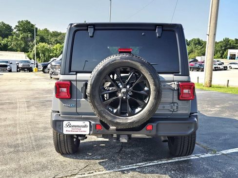 Certified 2021 Jeep Wrangler Unlimited Sahara w/ Dual Top Group AWD/4WD image 4