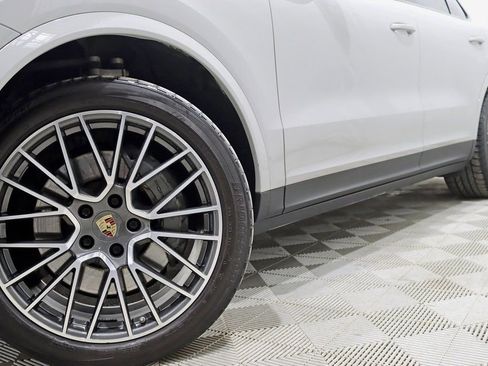 Used 2021 Porsche Cayenne S image 4