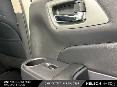 Used 2018 Nissan Pathfinder S FWD image 40