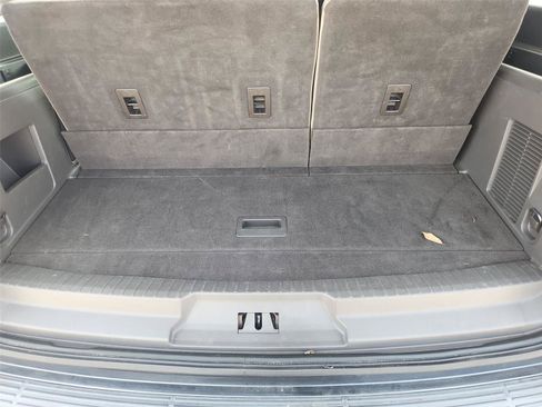 Used 2019 Ford Expedition Limited w/ Equipment Group 302A AWD/4WD image 27
