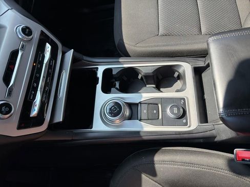 Used 2023 Ford Explorer XLT image 21