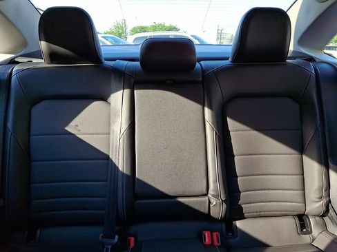 Certified 2023 Volkswagen Jetta SE w/ Panoramic Sunroof Package FWD image 19